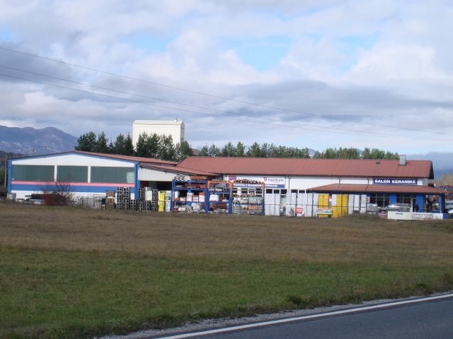 phoca_thumb_l_poslovni_objekt_03
